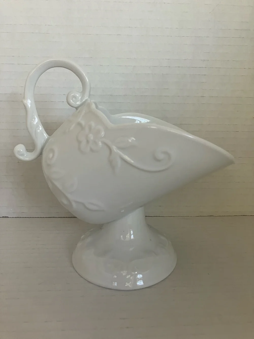 White Ceramic Sugar Scuttle Sauce Gravy Candy Floral Decorative‎ Floral Relief